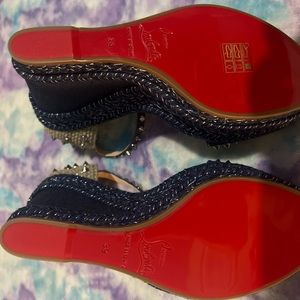 The color is blue jeans size # 9